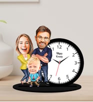 Kişiye Özel Karikatürlü Aile Temalı Ahşap Biblo Masa Saati