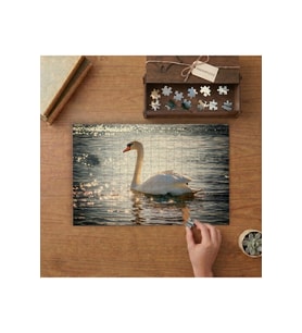 Parlayan Denizde Beyaz Kuğu Tasarımı 240 parça Ahşap Puzzle Ahşap Kutuda MP07040