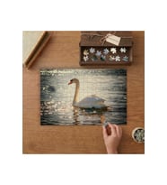 Parlayan Denizde Beyaz Kuğu Tasarımı 240 parça Ahşap Puzzle Ahşap Kutuda MP07040
