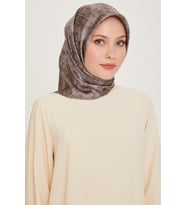 YENİ SEZON - 2024 SONBAHAR KIŞ - DJ SAF İPEK EŞARP 9259D01 (S)  ( SURA)- 03711 (Füme-Gri-İndigo)