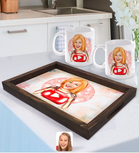 BK Gift Kişiye Özel Kadın Youtuber Karikatürlü Doğal Ahşap Tepsi ve 2’li Kupa Bardak Seti-1