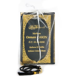 50 ADET - İsim Baskılı Ciltli Yasin Kitabı - Orta Boy - İnci Tesbihli - Tül Keseli - Siyah Renk