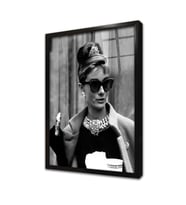 Audrey Hepburn Çerçeveli Cam Tablo