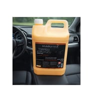 TORPİDO KORUYUCU VE PLASTİK YENİLEYİCİ 5000ML