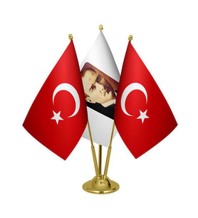 Masa Üstü Atatürk Bayrağı Türk Bayrağı Üçlü Pirinç Direk Masa Bayrak Seti