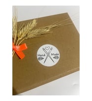 Handmade Çift Iğneli Siyah Yazı Yuvarlak Yapışkanlı Etiket 5x5 Cm 100 Adet