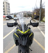 MOTOCAM Benelli TRK 702 X Ön Cam 2024-2026 Model 51cm Şeffaf Renkli 4mm TASARIMLI