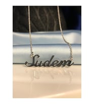 Kadın Gümüş Kolye - Sudem Yazılı Isim • Işıklı Kutuda • Sevgiliye • Eşe • Anneye • Arkadaşa Kolye