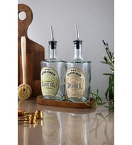 500ML Ahşap Standlı Şeffaf Kalın Cam Zeytinyağı ve Ayçiçek Yağı Şişesi