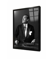 Tablosan İstikbal Göklerdedir Atatürk Portresi Çerçeveli Cam Tablo