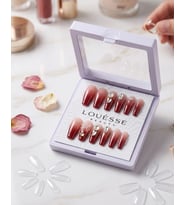 Louésse Ruby Blush Takma Tırnak 12’li Kırmızı Ombre Taş Detaylı Elegant Mood Nail