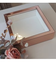 25X25 ROSE KAPLI LEDLİ DERİN ANI ÇERÇEVESİ! ÖZEL GÜN ÇİÇEKLERİNİZ İÇİN