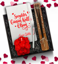 Kişiye Özel Beyaz Defter & Beyaz Kalem & Çiçekli Bubble Mum & Çubuk Tütsü Hediye Seti