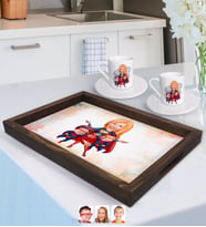 BK Gift Kişiye Özel Süper Anne ve Süper Çocuklar Karikatürlü Doğal Ahşap Tepsi ve 2’li Kahve Fincan Seti-1