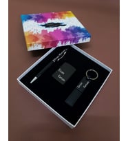 KİŞİYE ÖZEL Kutulu Metal Tükenmez Kalem Çakmak Deri Metal Anahtarlık  ( İSME ÖZEL ) & Hediyelik Touchpen Kalem , İsme Kalem Çakmak Ve Metal Anahtarlık