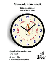 İsme Özel Sevimli Zürafa Çizimli Çocuk Odası Duvar Saati Orta Boy 30 cm Siyah Camlı Sessiz