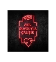 AKIL DUYGUYLA ÇALIŞIR Yazılı ve Şekilli Neon Tabela