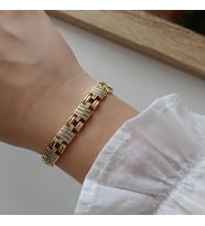 Lente Aksesuar 14K Altın Kaplama Zirkon Taşlı Kare Desen Detaylı Kadın Bileklik