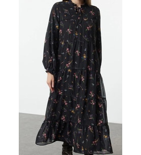Moda Stil Oversize Dik Yaka Uzun Tesettür Çıtır Çiçek Desenli Yaka Detaylı Dokuma Elbise (Siyah)