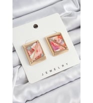 Pirinç Pembe Üçgen Kesim Detaylı Kare Model Vintage Gold Renk Kadın Küpe (Altın)