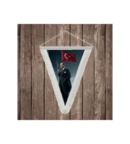 Mustafa Kemal Atatürk ve Türk Bayrağı Beyaz Saçaklı Üçgen Flama Bayrak Hatıra Flama ATA61