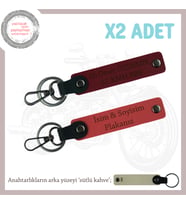 Modern ve Dayanıklı Deri Anahtarlık – Kişiye Özel Plaka & İsimli İkili Set, Nar Çiçeği-Bordo-SK