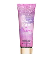 Victoria's Secret Velvet Petals in Bloom Body Lotion 236 ml Vücut Losyonu