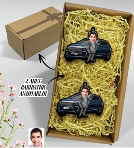 BK Gift Hediye Kutulu Kişiye Özel Erkek TOGG Figürlü Plakalı Ahşap Karikatür Anahtarlık, TOGG Anahtarlık, TOGG, Araç 2'li Ahşap Anahtarlık-1