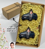 BK Gift Hediye Kutulu Kişiye Özel Erkek TOGG Figürlü Plakalı Ahşap Karikatür Anahtarlık, TOGG Anahtarlık, TOGG, Araç 2'li Ahşap Anahtarlık-1