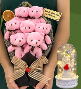 Kişiye Özel Büyük Boy 7'li Peluş Ayıcık Buketi ve Led Işıklı Beyaz Melekli Fanus (Model 1)