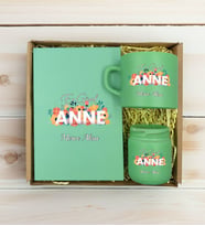 BK Gift Kişiye Özel İsimli DTF Anne Temalı Yeşil Defter & Kahve Fincanı & Mum Hediye Seti-2, Anneye Hediye, Anneler Günü Hediyesi