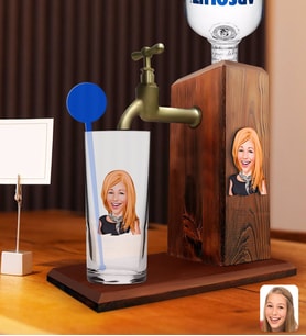 BK Gift Kabartmalı Karikatür Figürlü Musluklu Ahşap İçki Standı ve Vodka Bardağı Hediye Seti-5