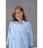 Kadın Uzun Nakış İşlemeli Keten Oversize Düğmeli Gömlek (Mavi)