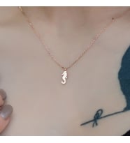 Kadın Denizatı Rose Altın Kolye