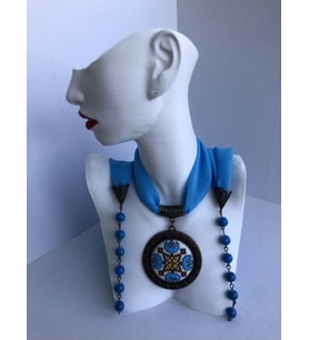 Kanaviçe İşlemeli Fular Kolye (Mavi-Mavı)