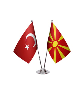 Makedonya İkili Masa Bayrağı