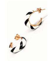 Mine işçiliğinde siyah oniks taş detaylı halka rose gümüş küpe