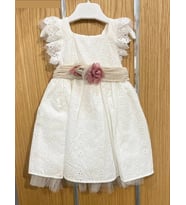 YAZLIK KETEN KEMERLİ ÇİÇEK AKSESUARLI BEBE KIZ ELBİSE (Ekru)