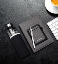 Kişiye Özel Beyaz Touch Pen & Telefon Cepli Gri Defter & Özel Kılıflı 500Ml Cam Matara Hediye Seti