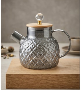 Isıya Dayanıklı Baklava Desen Cam Demlik – Bambu & Metal Kapaklı Kulplu Süzgeçli 1000 ML