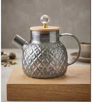 Isıya Dayanıklı Baklava Desen Cam Demlik – Bambu & Metal Kapaklı Kulplu Süzgeçli 1000 ML