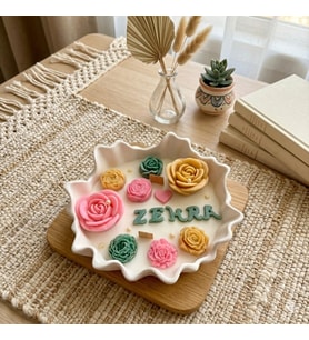 Bir Tutam Sevgi Mum - Mumelia Candles Doğal Soya Taştozu Kasede Gül Tasarım Dekoratif Mum - Pembe