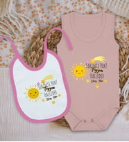 BK Kids Kişiye Özel Teyzem Halleder Tasarımlı Pembe %100 Pamuklu Askılı Sıfır Kol Bebek Body Zıbın ve Mama Önlüğü Hediye Seti