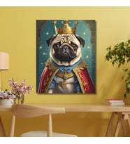 Tekli Dikey Kanvas Duvar Tablosu Kral Kostümlü Pug Köpek