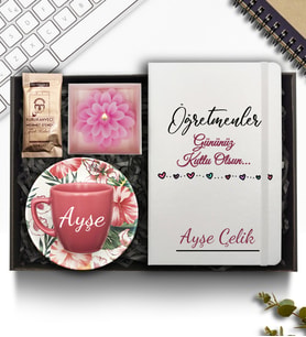 Öğretmenler Günü Temalı Kişiye Özel Beyaz Defter & Pembe Fincan & Pembe Mum & Mehmet Efendi Türk Kahvesi Hediye Seti