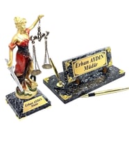 Sizlere Özel İmza Kalemli Masa İsimliği - Mermer Tasarımlı Adalet Heykelli Premium Set (Model 2)
