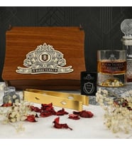 Retro Tasarımlı Kişiye Özel Gold Maşalı, Çakmaklı ve Taşlı Viski Kadehi Seti