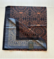 ZER Premium – Geometrik ve Floral Desenli Özel Koleksiyon Şal (Siyah-Tarçın)