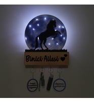 Lucenda Işıklı Pleksi Dolunay Kişiselleştirilebilir Dekoratif Biblo Ahşap Sage At Anahtar Askılığı (Mavi)