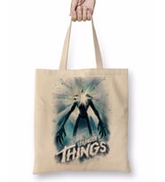 Stranger Things 05 Bez Çanta Uzun Saplı